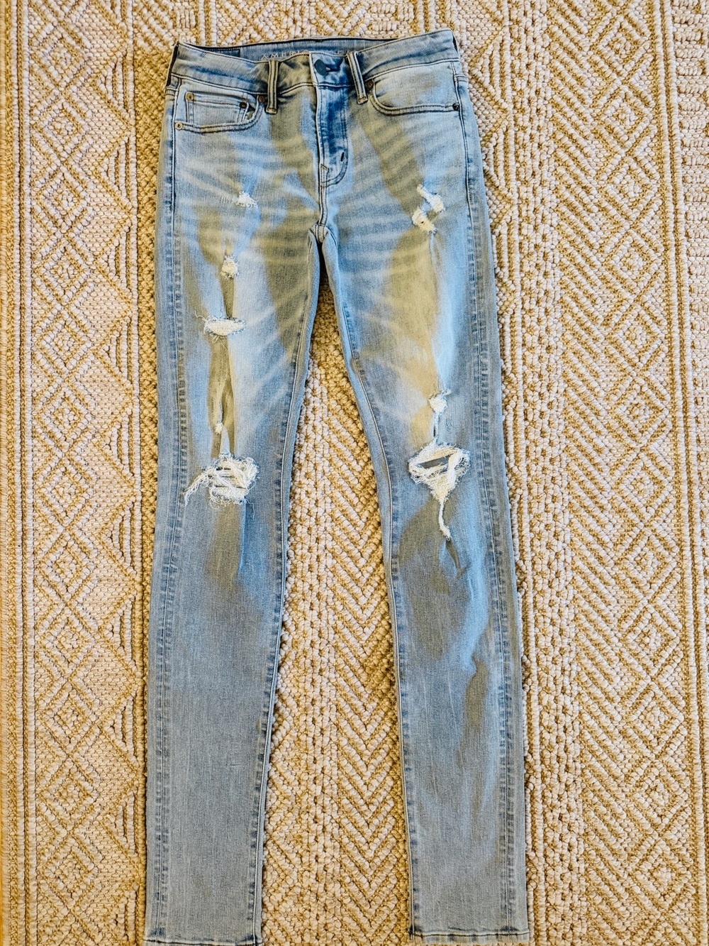 American Eagle Outfitters Light Wash Skinny Distressed Jeans